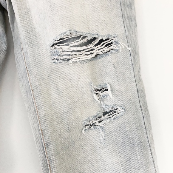 Jeans Size 2 American Eagle Boy Crop Light Wash Distressed - Picture 3 of 7